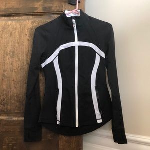LULULEMON JACKET